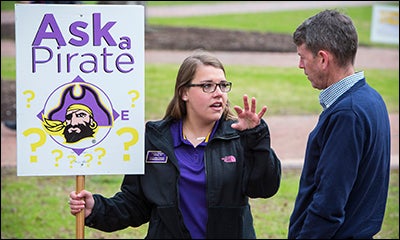 ECU Ambassador Carley Griscom provides advice for campus visitors during Admitted Student Day. (Photo by Cliff Hollis)