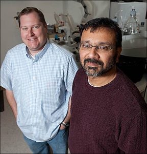 Drs. David Kimmel, left, and Siddhartha Mitra are studying the effects of oil on the ocean food chain. (Photo by Cliff Hollis)