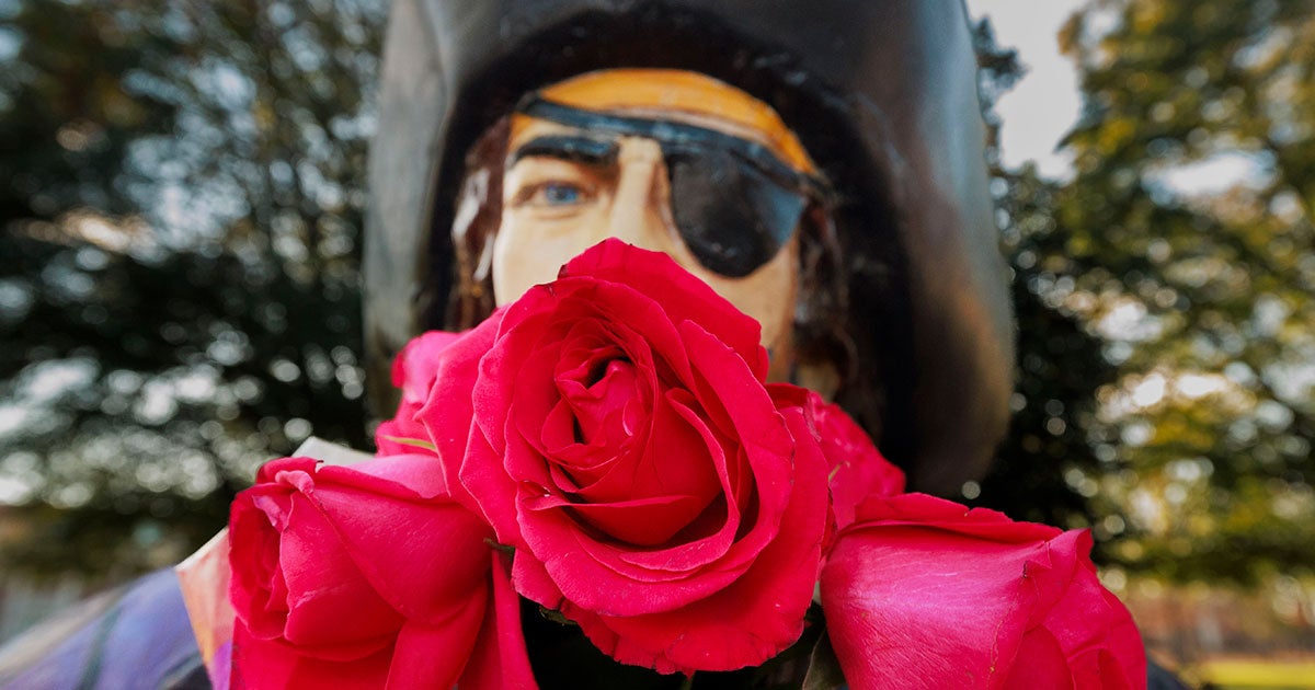 Lesson in Love: Study abroad led to this Pirate’s happily ever after | News Services