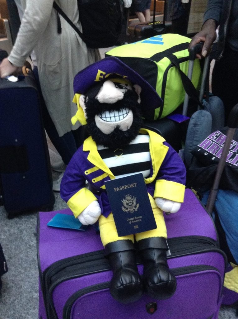 PeeDee is prepared for the flight home.