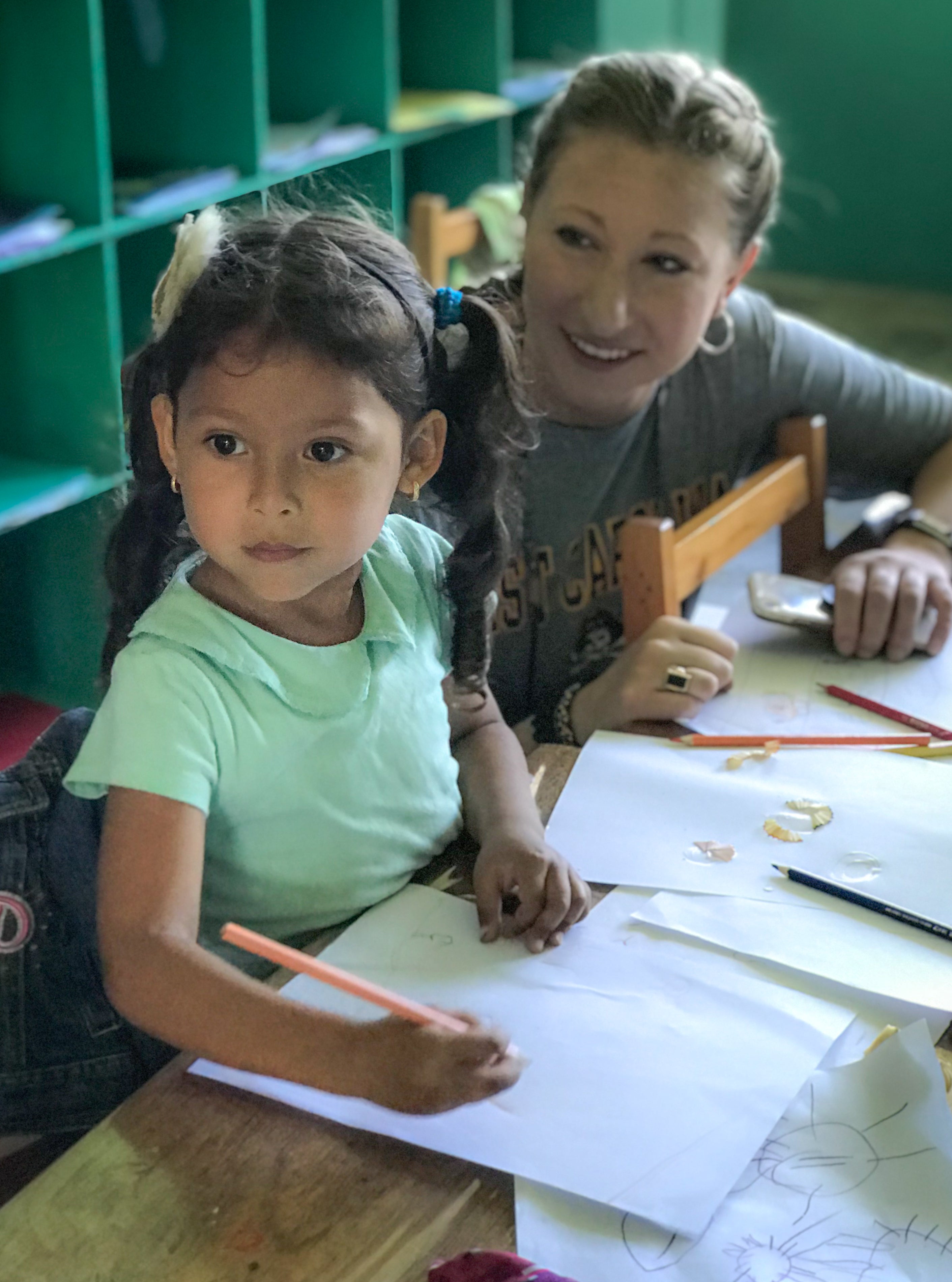 The graduate students spent their day at Escuela Rafael Ecuardus H. 