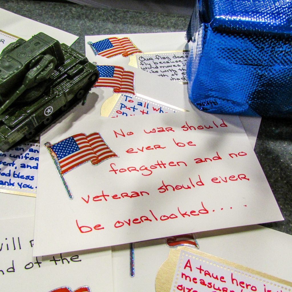 Community members wrote messages of support for veterans as part of ECU Smiles for Veterans Nov. 15 at the School of Dental Medicine’s CSLC–Sylva.