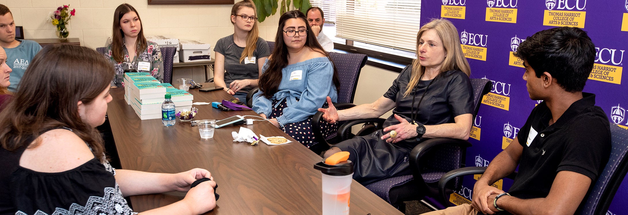 Students met with Voyages presenter Dr. Lisa Randall on Thursday afternoon.