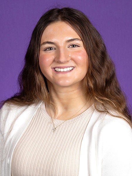 Hannah Snead headshot